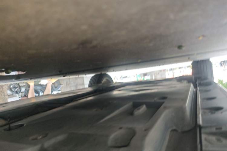Used Toyota Avalon 2019 Dual-Engine 2.5L Luxury Edition China VI Standard Chassis Front Right