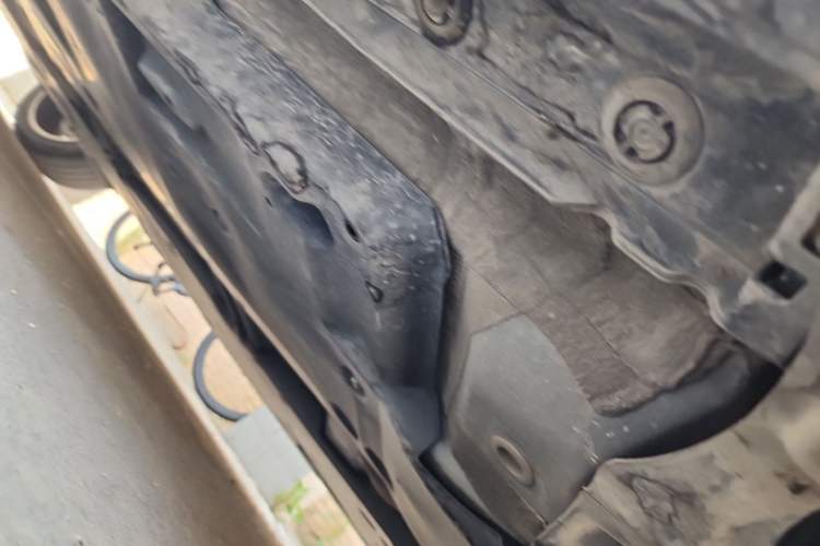 Used Toyota Avalon 2019 Dual-Engine 2.5L Luxury Edition China VI Standard Chassis Front Right