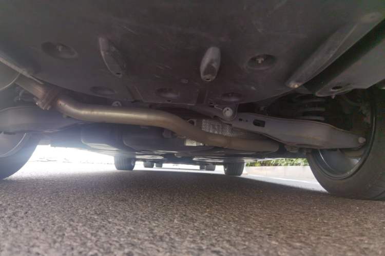Used Toyota Avalon 2019 Dual-Engine 2.5L XLE Prestige Version China VI Standard Chassis Rear