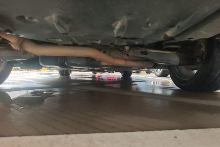 Used Toyota Avalon 2019 Dual-Engine 2.5L Limited Flagship Edition China V Standard Chassis Rear