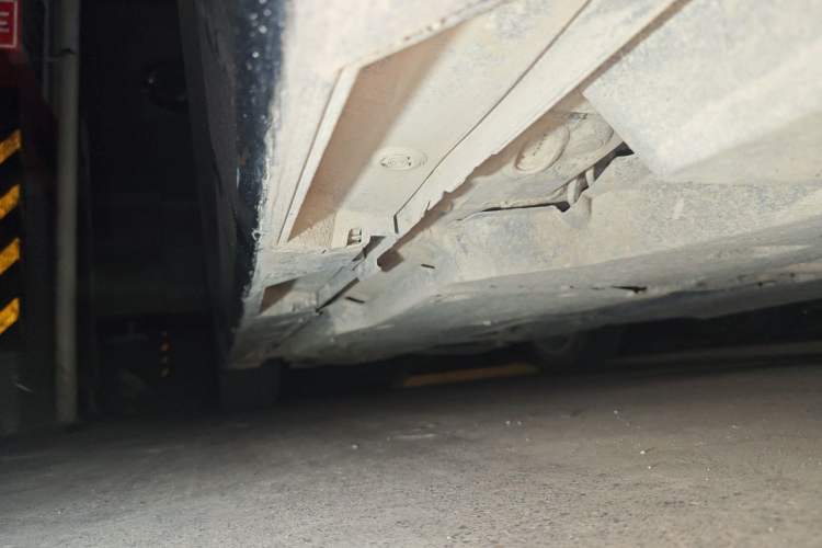 Used Toyota Avalon 2019 2.5L Touring Premium Version China VI Standard Chassis Rear Left