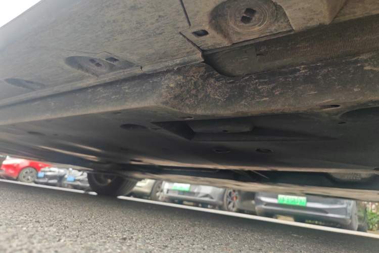 Used Toyota Avalon 2019 Dual-Engine 2.5L Luxury Edition China VI Standard Chassis Rear Left