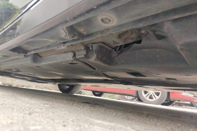 Used Toyota Avalon 2019 2.5L Touring Premium Version China VI Standard Chassis Rear Left