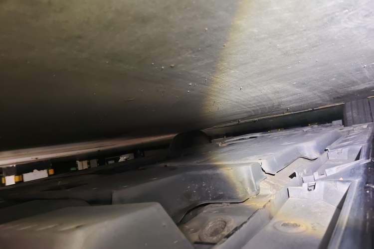 Used Toyota Avalon 2019 Dual-Engine 2.5L XLE Prestige Version China VI Standard Chassis Rear Left