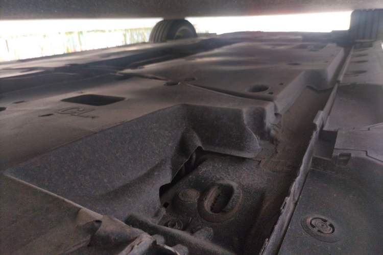 Used Toyota Avalon 2019 2.5L Touring Premium Version China VI Standard Chassis Rear Left