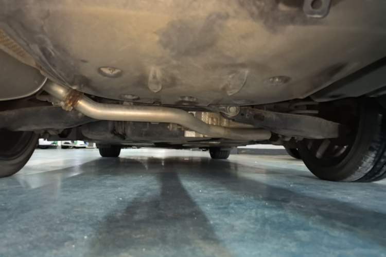 Used Toyota Avalon 2019 Dual-Engine 2.5L XLE Prestige Version China VI Standard Chassis Rear