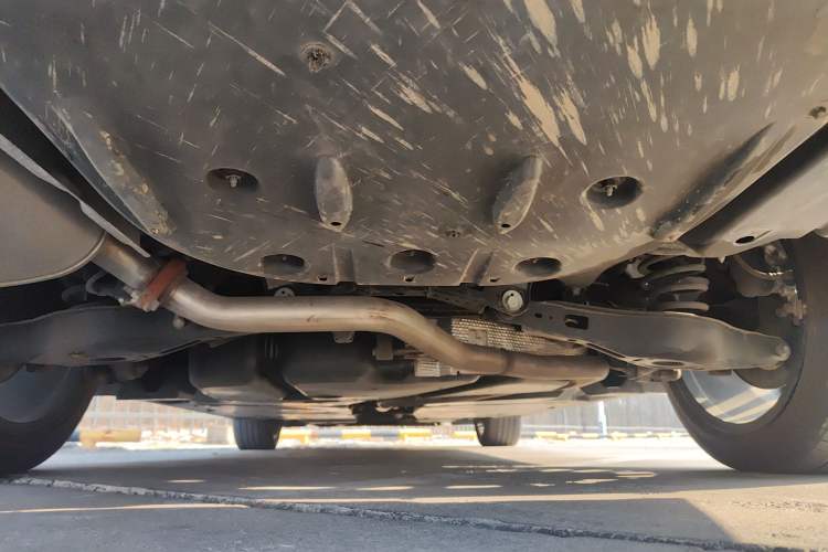 Used Toyota Avalon 2019 Dual-Engine 2.5L XLE Prestige Version China VI Standard Chassis Rear