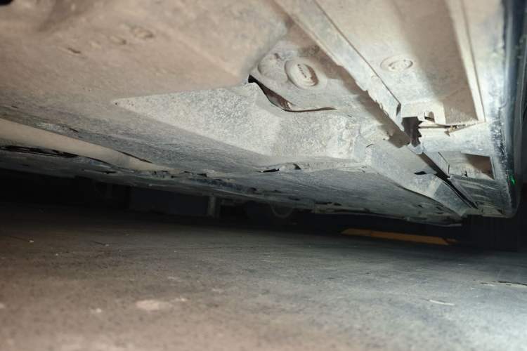 Used Toyota Avalon 2019 2.5L Touring Premium Version China VI Standard Chassis Rear Right