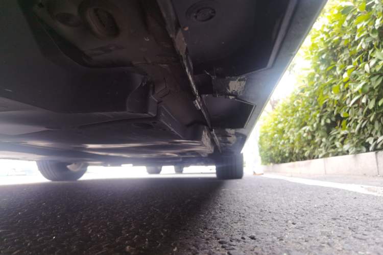 Used Toyota Avalon 2019 Dual-Engine 2.5L XLE Prestige Version China VI Standard Chassis Rear Right
