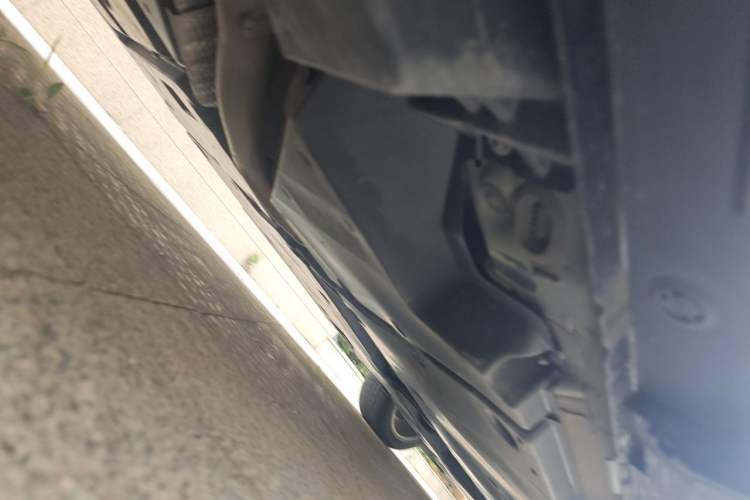 Used Toyota Avalon 2019 Dual-Engine 2.5L XLE Prestige Version China VI Standard Chassis Rear Right