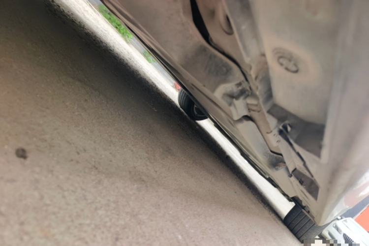 Used Toyota Avalon 2019 Dual-Engine 2.5L XLE Prestige Version China VI Standard Chassis Rear Right