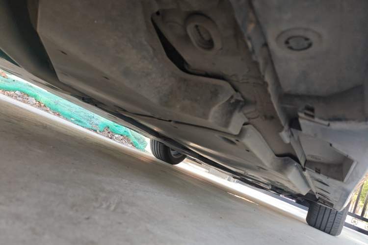 Used Toyota Avalon 2019 Dual-Engine 2.5L Luxury Edition China VI Standard Chassis Rear Right