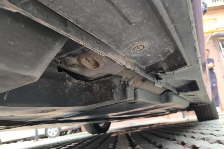 Used Toyota Avalon 2019 2.0L Luxury Edition China VI Standard Chassis Rear Right