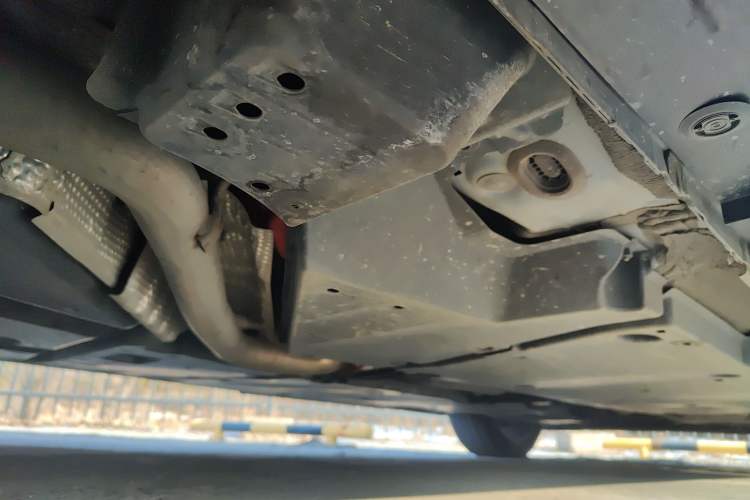 Used Toyota Avalon 2019 Dual-Engine 2.5L XLE Prestige Version China VI Standard Chassis Rear Right