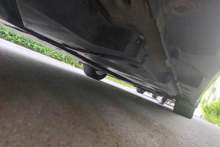 Used Toyota Avalon 2019 Dual-Engine 2.5L XLE Prestige Version China VI Standard Chassis Rear Right