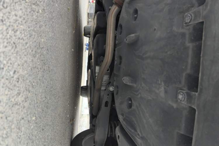 Used Toyota Avalon 2019 Dual-Engine 2.5L XLE Prestige Version China VI Standard Chassis Rear