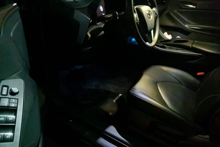 Used Toyota Avalon 2019 2.0L Ambition Edition China VI Driver Seat