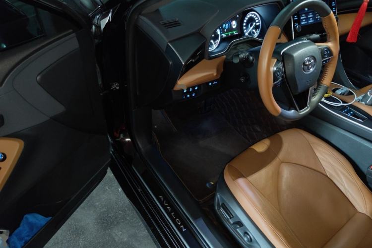 Used Toyota Avalon 2019 Dual-Engine 2.5L Limited Flagship Edition China VI Standard Driver Seat
