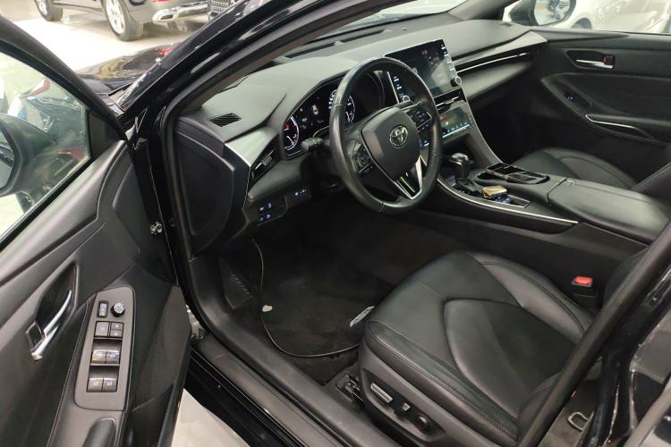 Used Toyota Avalon 2019 Dual-Engine 2.5L Luxury Edition China VI Standard Driver Seat
