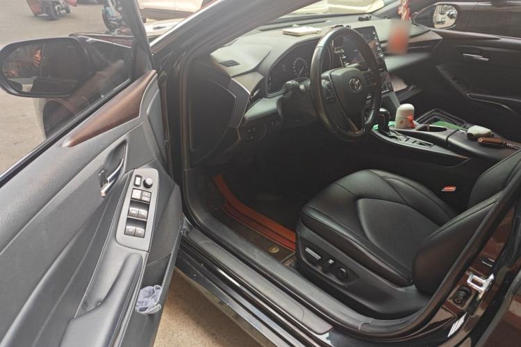 Used Toyota Avalon 2019 2.0L Luxury Edition China VI Standard Driver Seat