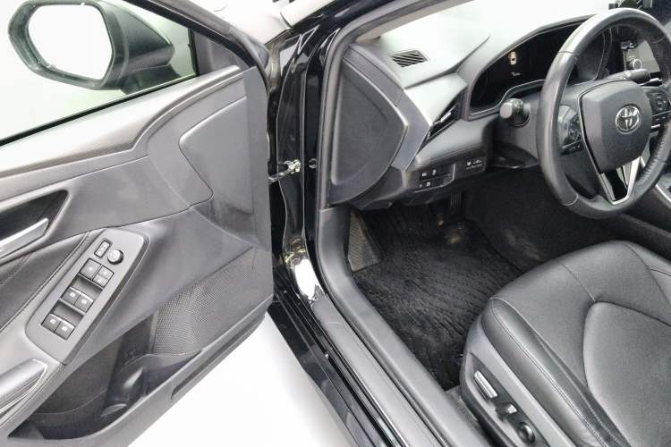 Used Toyota Avalon 2019 Dual-Engine 2.5L Luxury Edition China VI Standard Driver Seat