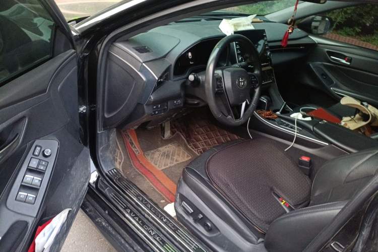 Used Toyota Avalon 2019 Dual-Engine 2.5L Luxury Edition China VI Standard Driver Seat