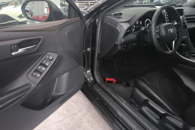 Used Toyota Avalon 2019 2.5L Ambition Version China VI Standard Driver Seat