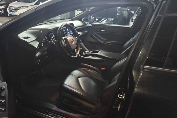 Used Toyota Avalon 2019 Dual-Engine 2.5L Luxury Edition China VI Standard Driver Seat