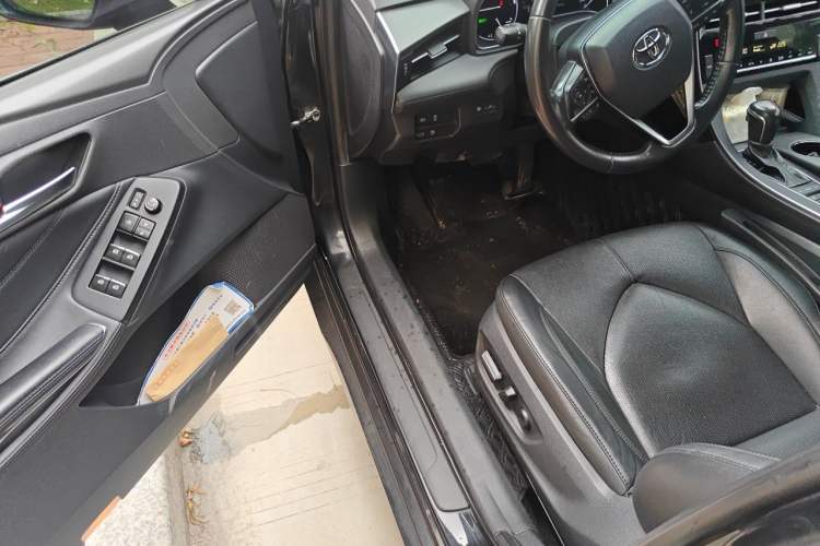 Used Toyota Avalon 2019 Dual-Engine 2.5L Luxury Edition China VI Standard Driver Seat