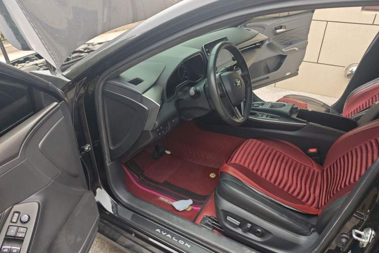 Used Toyota Avalon 2019 Dual-Engine 2.5L XLE Prestige Version China VI Standard Driver Seat