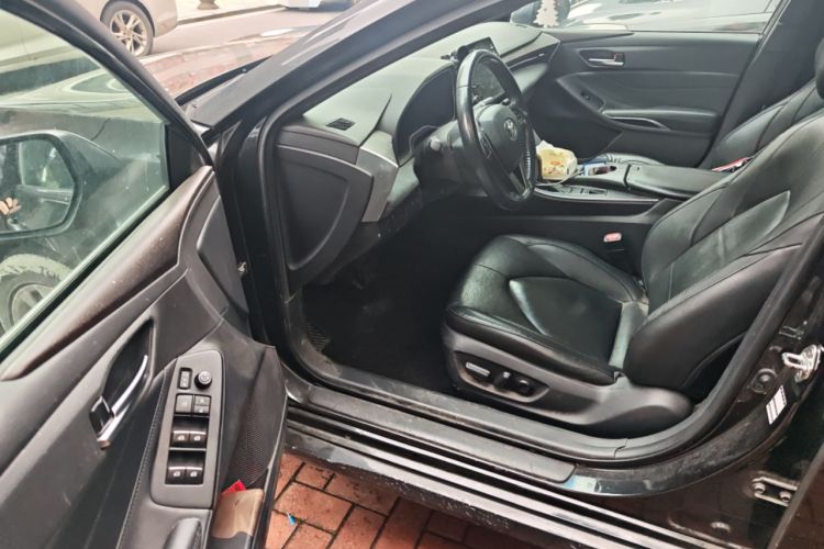 Used Toyota Avalon 2019 2.0L Luxury Edition China VI Standard Driver Seat