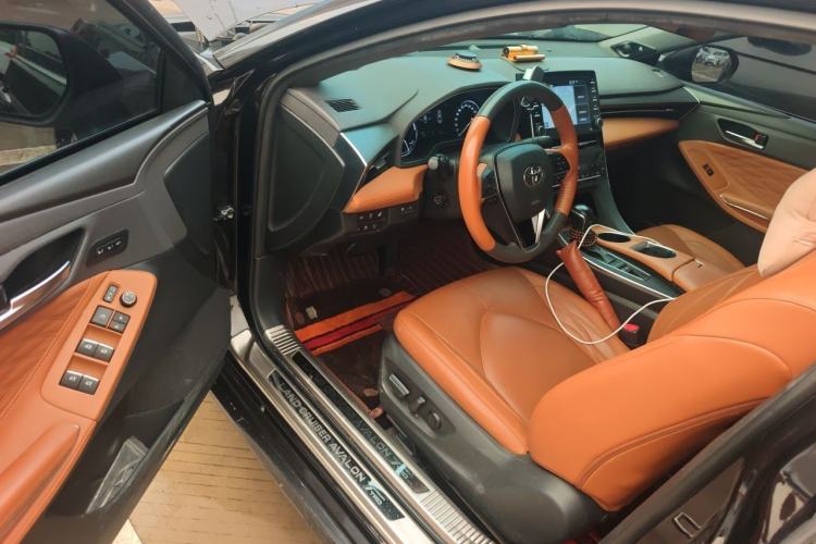 Used Toyota Avalon 2019 Dual-Engine 2.5L Limited Flagship Edition China V Standard Driver Seat