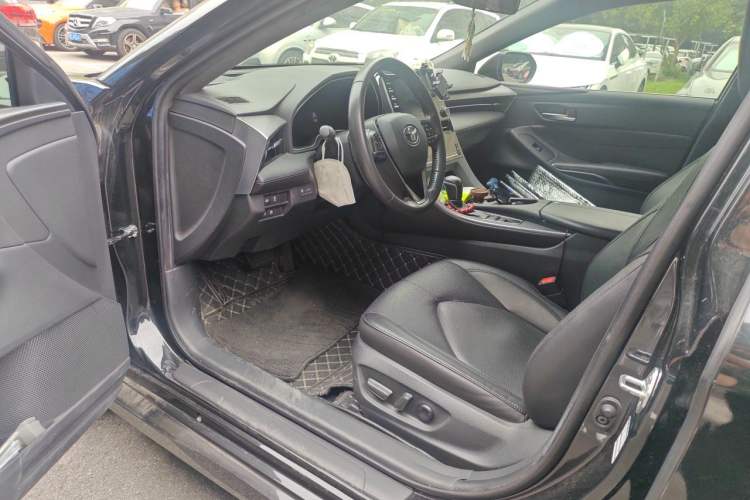 Used Toyota Avalon 2019 Dual-Engine 2.5L Luxury Edition China VI Standard Driver Seat