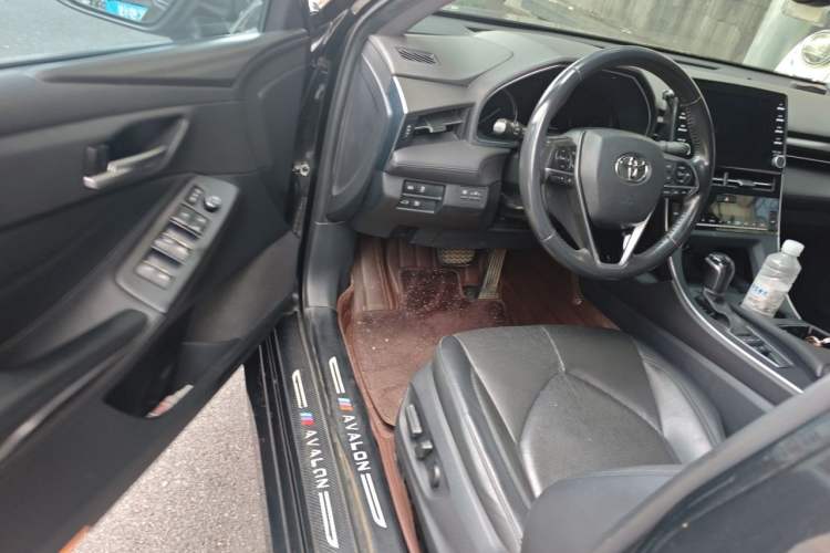 Used Toyota Avalon 2019 Dual-Engine 2.5L Luxury Edition China VI Standard Driver Seat