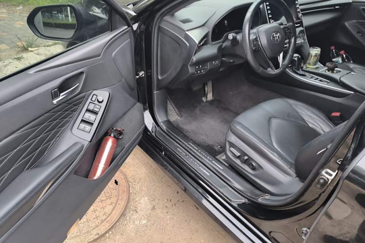 Used Toyota Avalon 2019 Dual-Engine 2.5L XLE Prestige Version China VI Standard Driver Seat