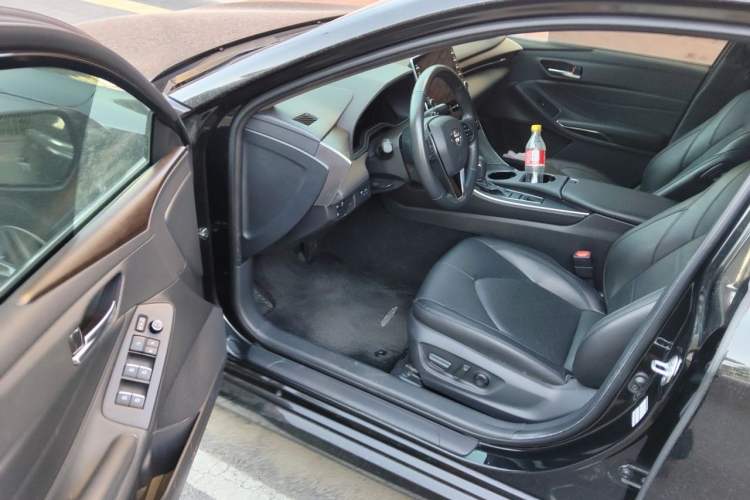 Used Toyota Avalon 2019 2.0L Luxury Edition China VI Standard Driver Seat