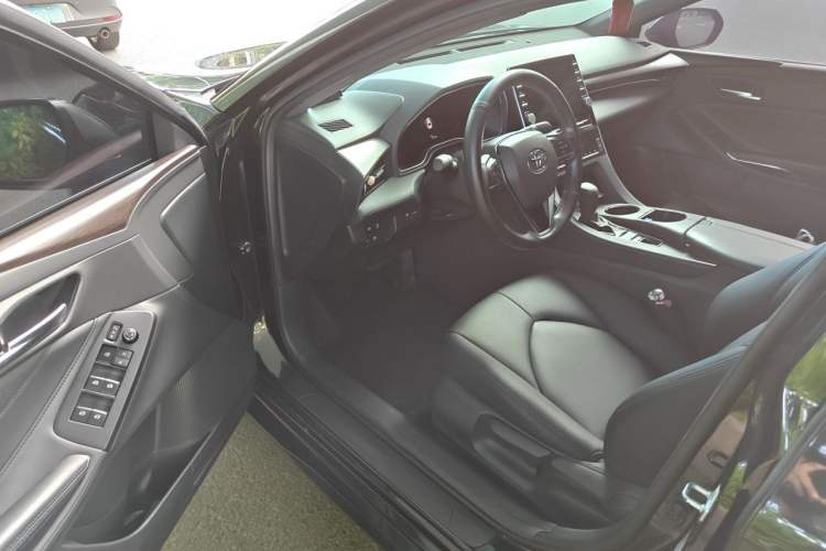 Used Toyota Avalon 2019 2.0L Ambition Edition China VI Driver Seat