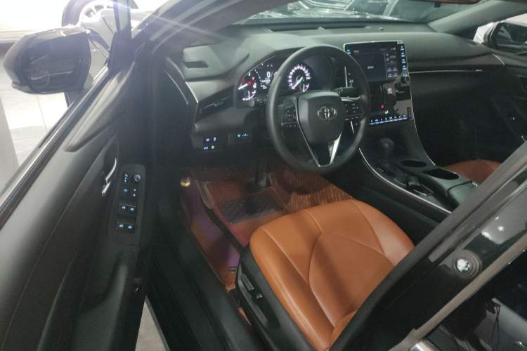 Used Toyota Avalon 2019 2.5L Ambition Version China VI Standard Driver Seat