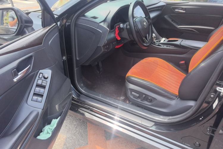Used Toyota Avalon 2019 2.0L Luxury Edition China VI Standard Driver Seat
