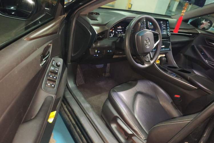 Used Toyota Avalon 2019 2.5L Ambition Version China VI Standard Driver Seat