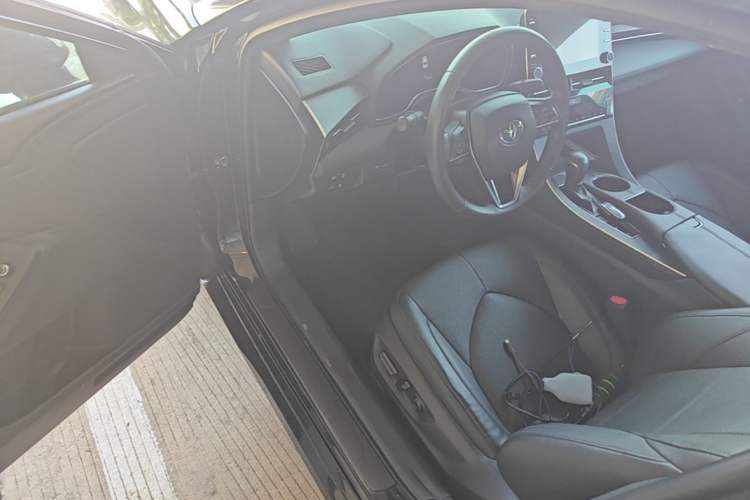 Used Toyota Avalon 2019 2.0L Luxury Edition China VI Standard Driver Seat