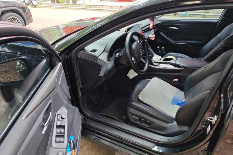 Used Toyota Avalon 2019 Dual-Engine 2.5L Luxury Edition China VI Standard Driver Seat
