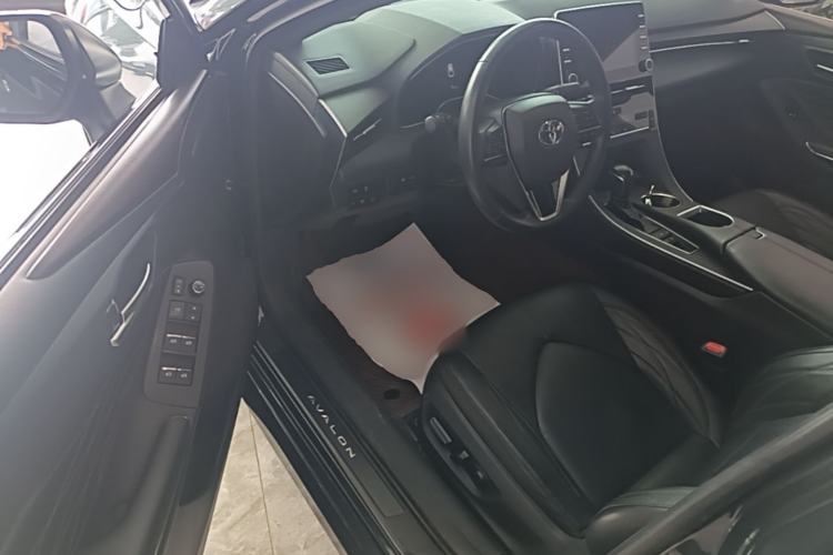 Used Toyota Avalon 2019 2.5L Touring Premium Version China VI Standard Driver Seat