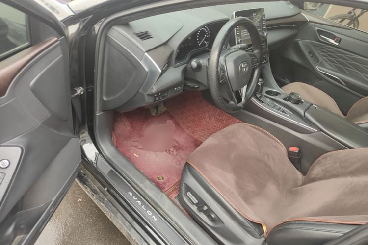 Used Toyota Avalon 2019 2.5L Touring Premium Version China VI Standard Driver Seat