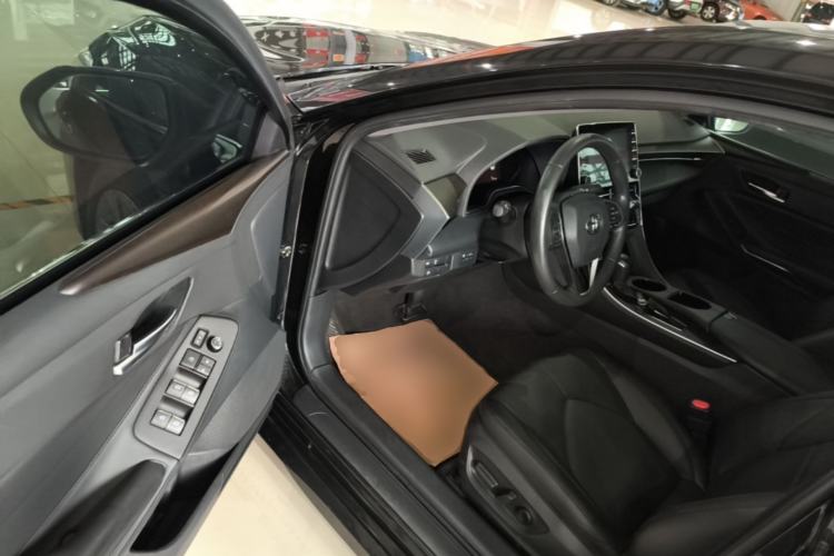 Used Toyota Avalon 2019 2.0L Luxury Edition China VI Standard Driver Seat