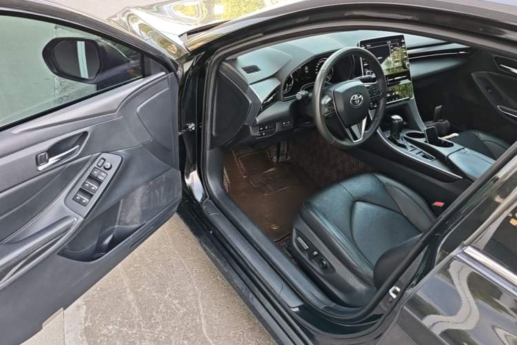 Used Toyota Avalon 2019 Dual-Engine 2.5L Luxury Edition China VI Standard Driver Seat