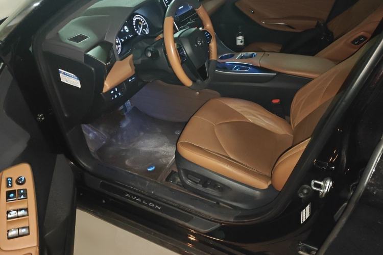 Used Toyota Avalon 2019 2.5L Touring Premium Version China VI Standard Driver Seat