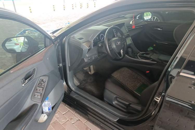 Used Toyota Avalon 2019 2.5L Ambition Version China VI Standard Driver Seat