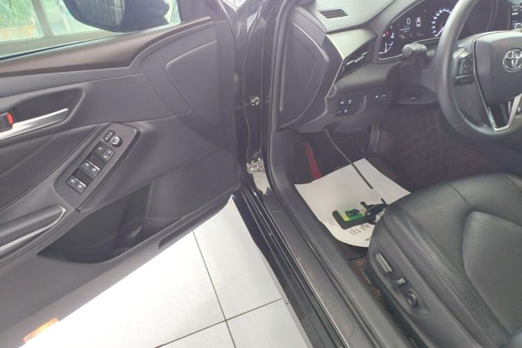Used Toyota Avalon 2019 2.0L Luxury Edition China VI Standard Driver Seat