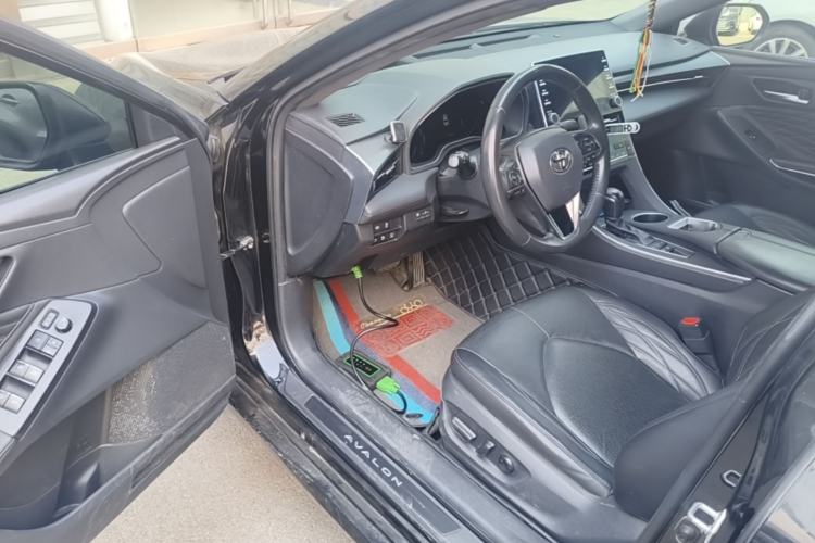 Used Toyota Avalon 2019 Dual-Engine 2.5L XLE Prestige Version China VI Standard Driver Seat